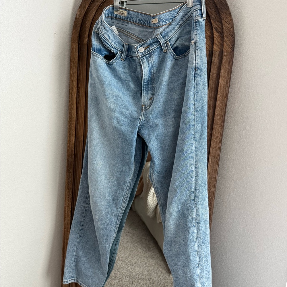 Levi's Light Blue Women's 80s mom Jean